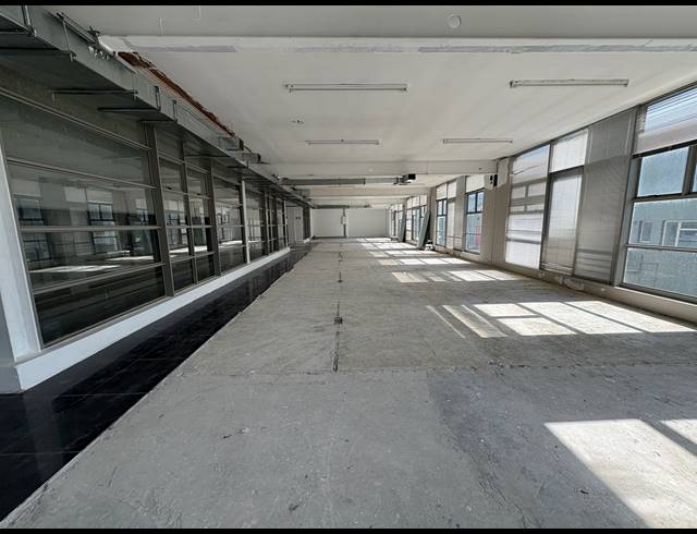 1,163M² OFFICE TO LET IN WOODSTOCK
